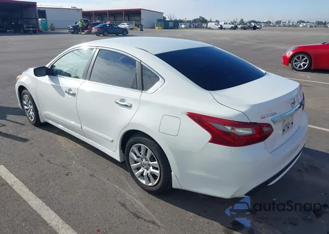 2018 Nissan Altima 2.5 S z USA, uszkodzony, nr VIN 1N4AL3AP7JC477586
